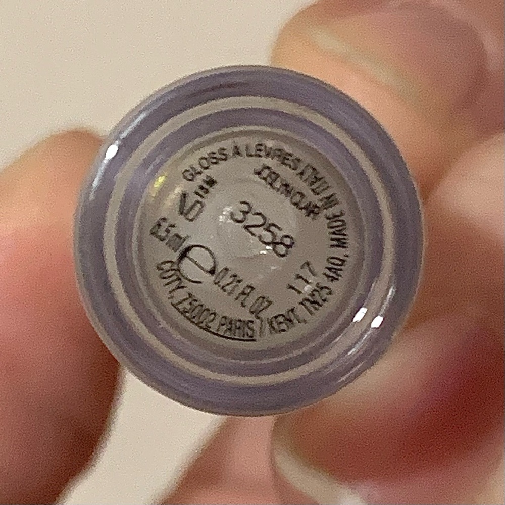 GUCCI Hydrating Plumping Lip Gloss Clear Color 117 Joslyn Clair EUC OBO - Picture 7 of 7